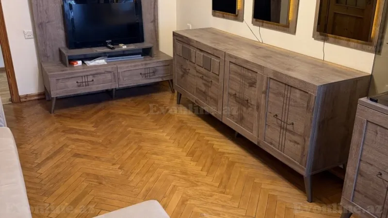 Satılır 3 otaqlı Mənzil Köhnə tikili 75 m² Nizami m.