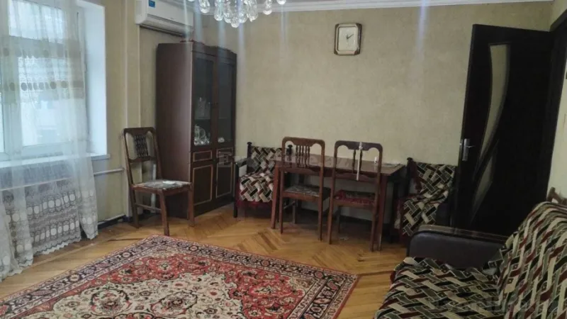 Satılır 2 otaqlı Mənzil Köhnə tikili 65 m² Yasamal