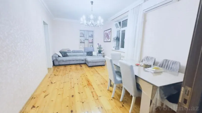 Satılır 4 otaqlı Mənzil Köhnə tikili 82 m² Sumqayıt