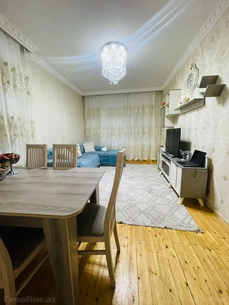 Satılır 2 otaqlı Mənzil Köhnə tikili 45 m² Qaraçuxur
