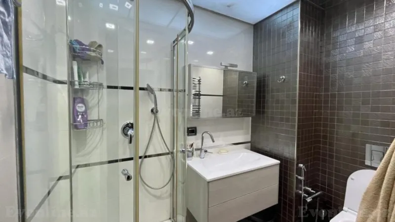 Satılır 4 otaqlı Mənzil Yeni tikili 200 m² Xətai m. - şəkil 14