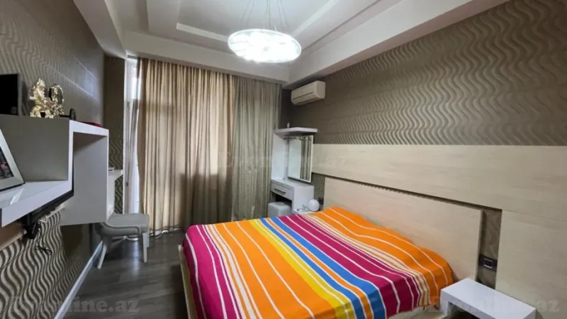 Satılır 4 otaqlı Mənzil Yeni tikili 200 m² Xətai m. - şəkil 15