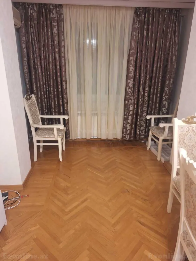 Kirayə verilir 2 otaqlı Mənzil Köhnə tikili 80 m² Yasamal r. - şəkil 6