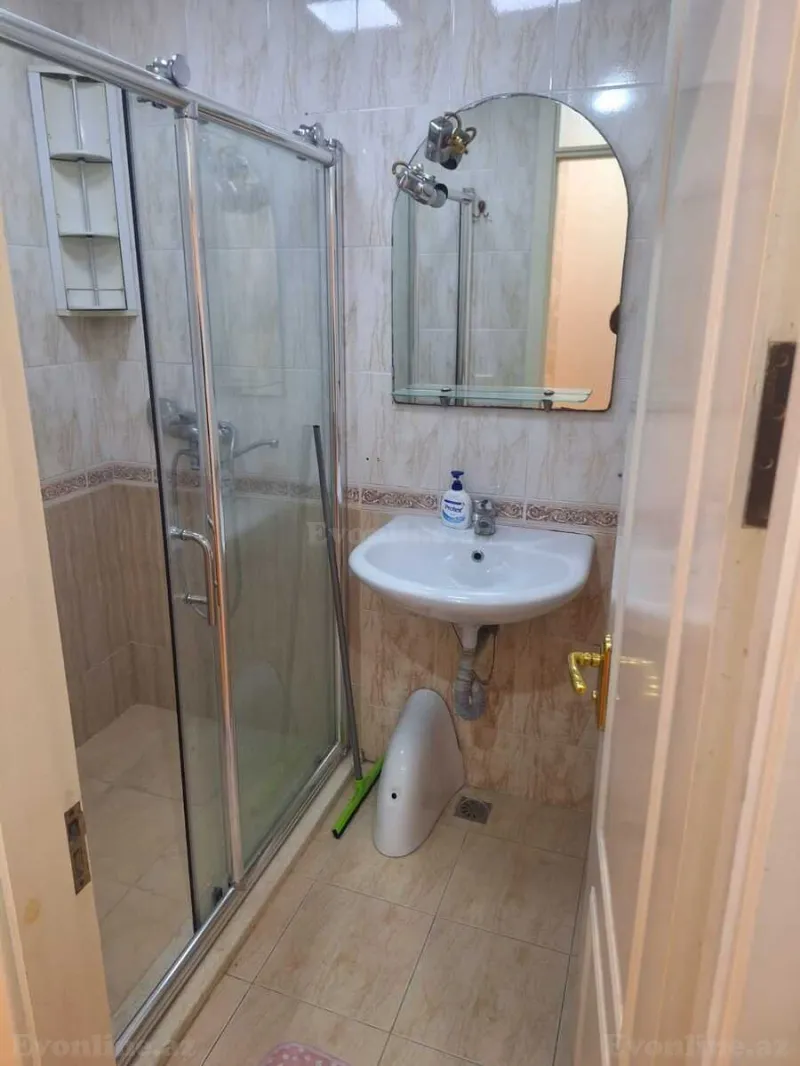 Kirayə verilir 2 otaqlı Mənzil Köhnə tikili 80 m² Yasamal r. - şəkil 7