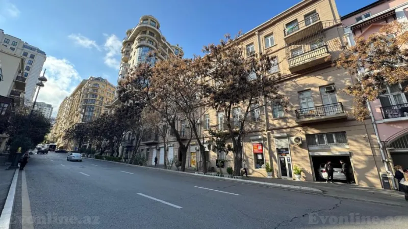 3 otaqlı Mənzil 86 m² İçərişəhər m. Satılır