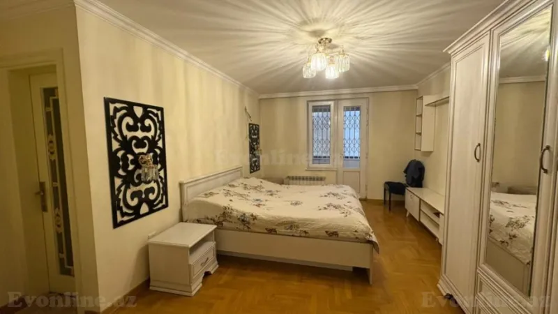 Satılır 5 otaqlı Mənzil Köhnə tikili 160 m² Nərimanov r. - şəkil 3