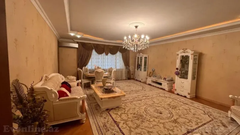 4 otaqlı Mənzil 205 m² Elmlər Akademiyası m. Satılır