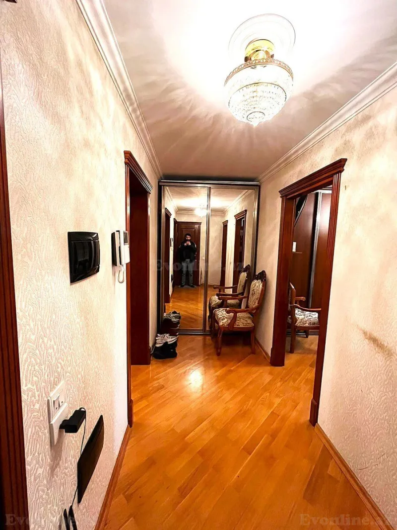 Satılır 3 otaqlı Mənzil Köhnə tikili 60 m² Yasamal r. - şəkil 2