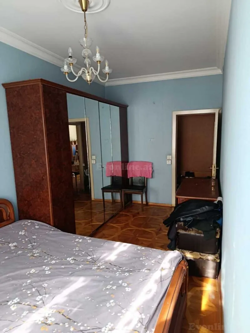 3 otaqlı Mənzil 60 m² 3-cü mikrorayon Satılır