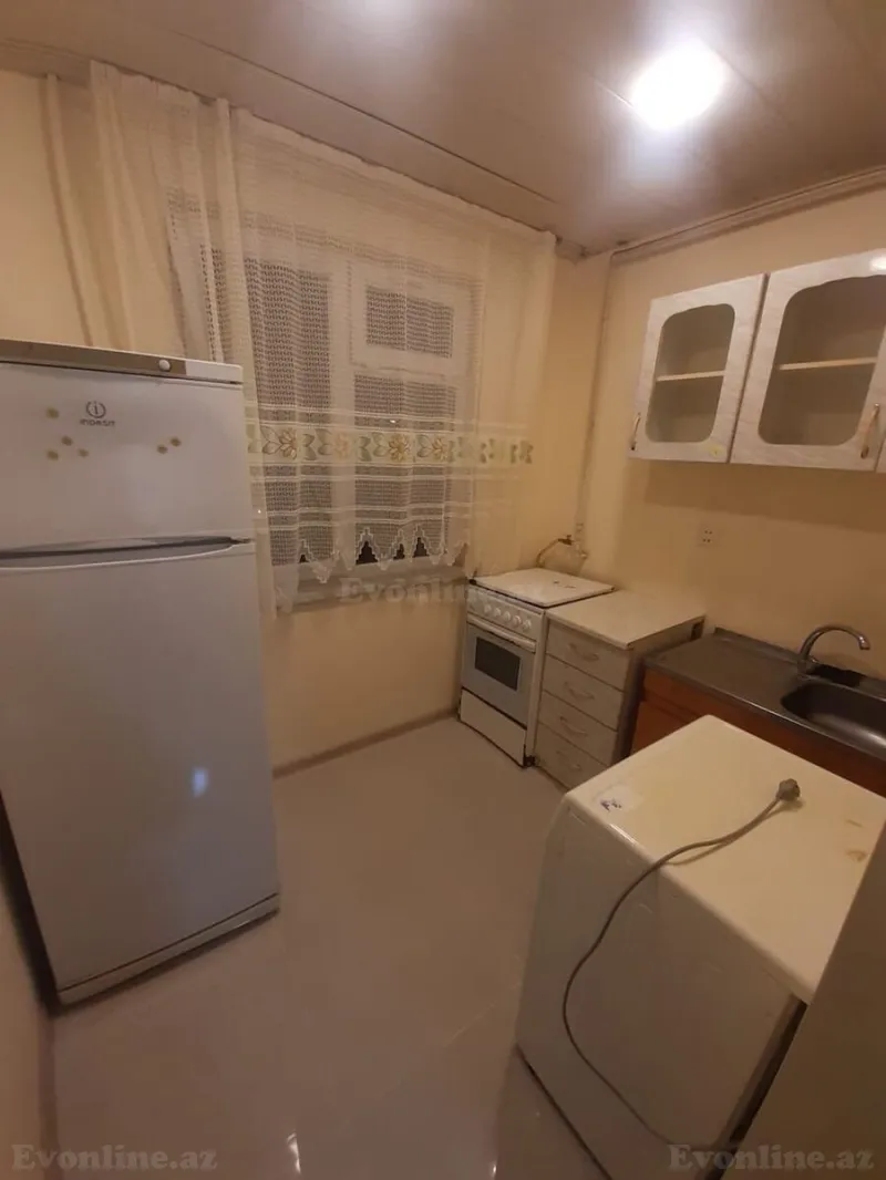 Kirayə verilir 2 otaqlı Mənzil Köhnə tikili 55 m² Neftçilər m. - şəkil 3