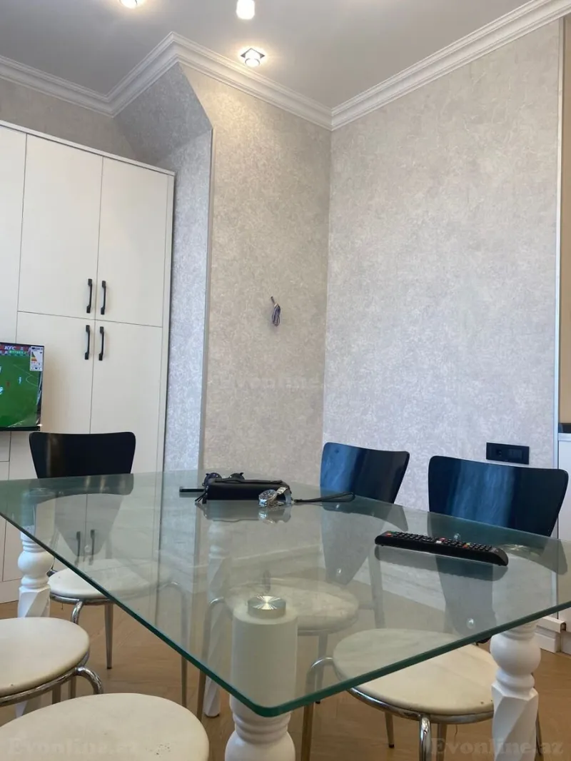 Kirayə verilir 3 otaqlı Mənzil Köhnə tikili 80 m² Sahil m. - şəkil 8