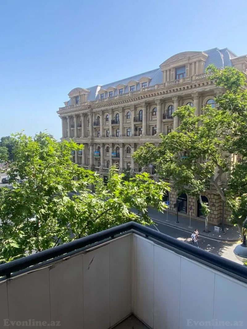 Kirayə verilir 3 otaqlı Mənzil Köhnə tikili 80 m² Sahil m. - şəkil 19