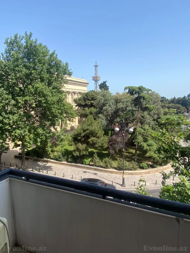 Kirayə verilir 3 otaqlı Mənzil Köhnə tikili 80 m² Sahil m. - şəkil 20