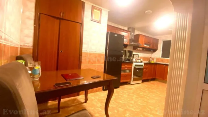 Satılır 4 otaqlı Mənzil Köhnə tikili 100 m² Sahil m. - şəkil 6