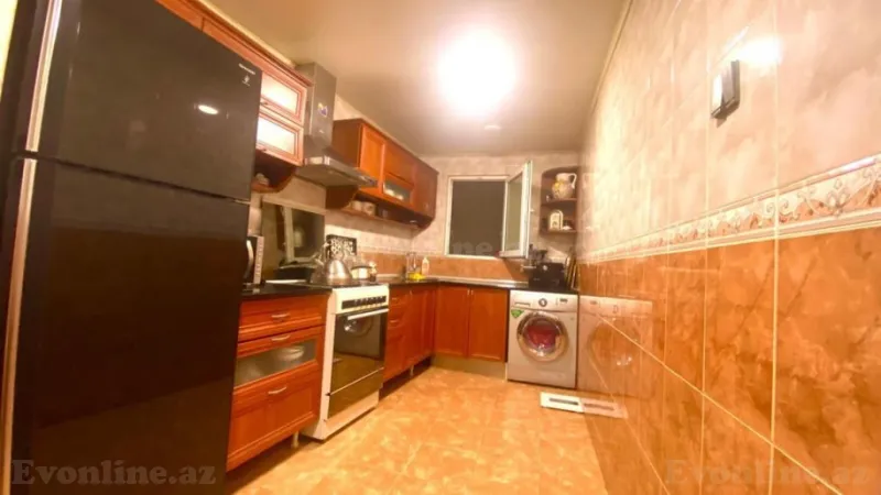 Satılır 4 otaqlı Mənzil Köhnə tikili 100 m² Sahil m. - şəkil 7