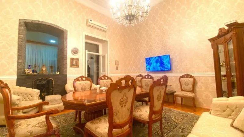 Satılır 4 otaqlı Mənzil Köhnə tikili 100 m² Sahil m. - şəkil 8