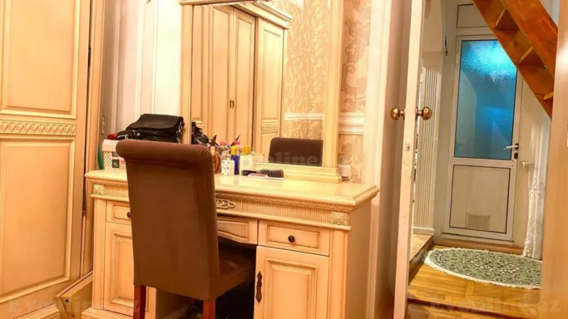 Satılır 4 otaqlı Mənzil Köhnə tikili 100 m² Sahil m. - şəkil 14