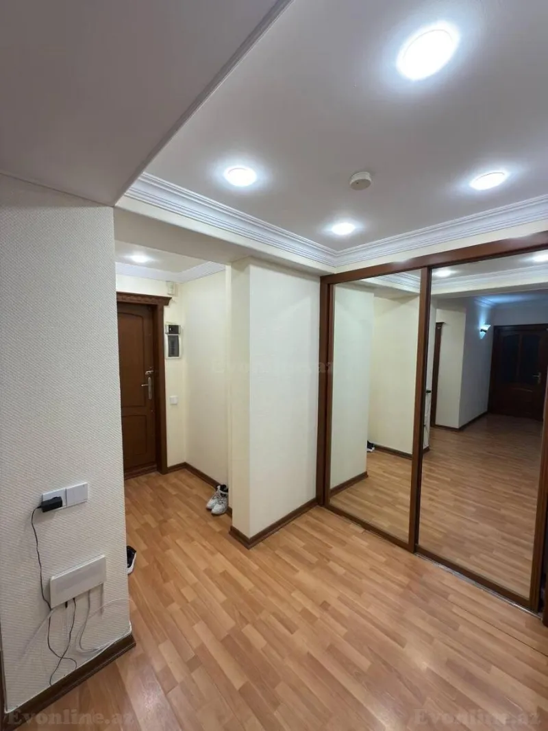 Kirayə verilir 3 otaqlı Mənzil Yeni tikili 110 m² İçərişəhər m. - şəkil 14