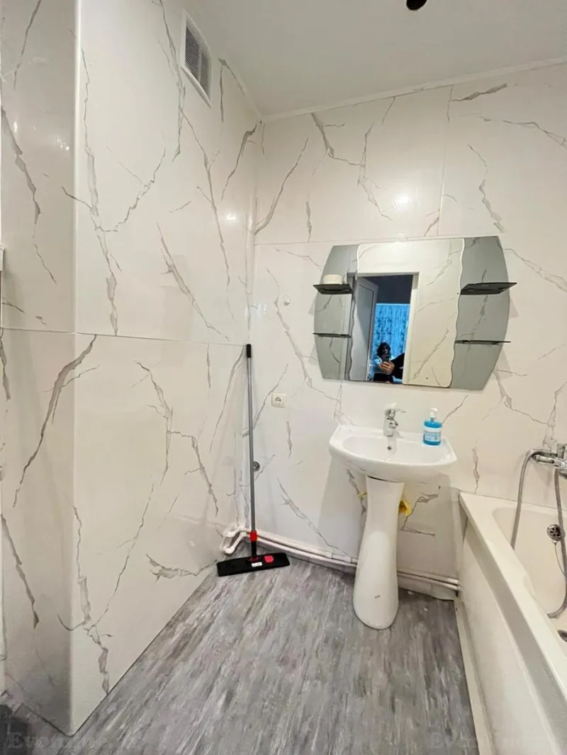 Satılır 2 otaqlı Mənzil Köhnə tikili 65 m² Gənclik m. - şəkil 11