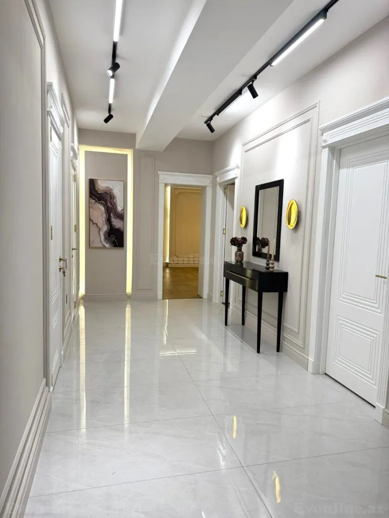 3 otaqlı Mənzil 110 m² 28 May m. Satılır