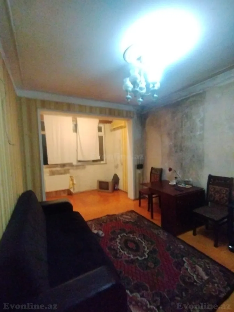 Satılır 2 otaqlı Mənzil Köhnə tikili 50 m² 5-ci mikrorayon - şəkil 2