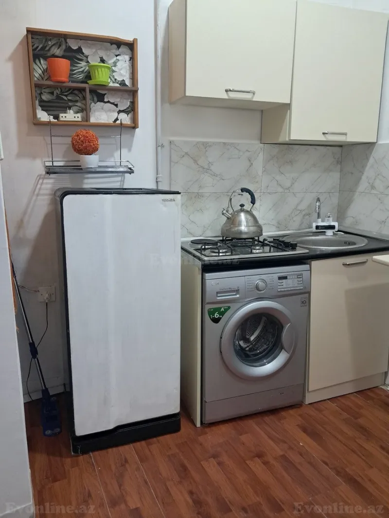1 otaqlı Mənzil 15 m² 28 May m. Kirayə verilir