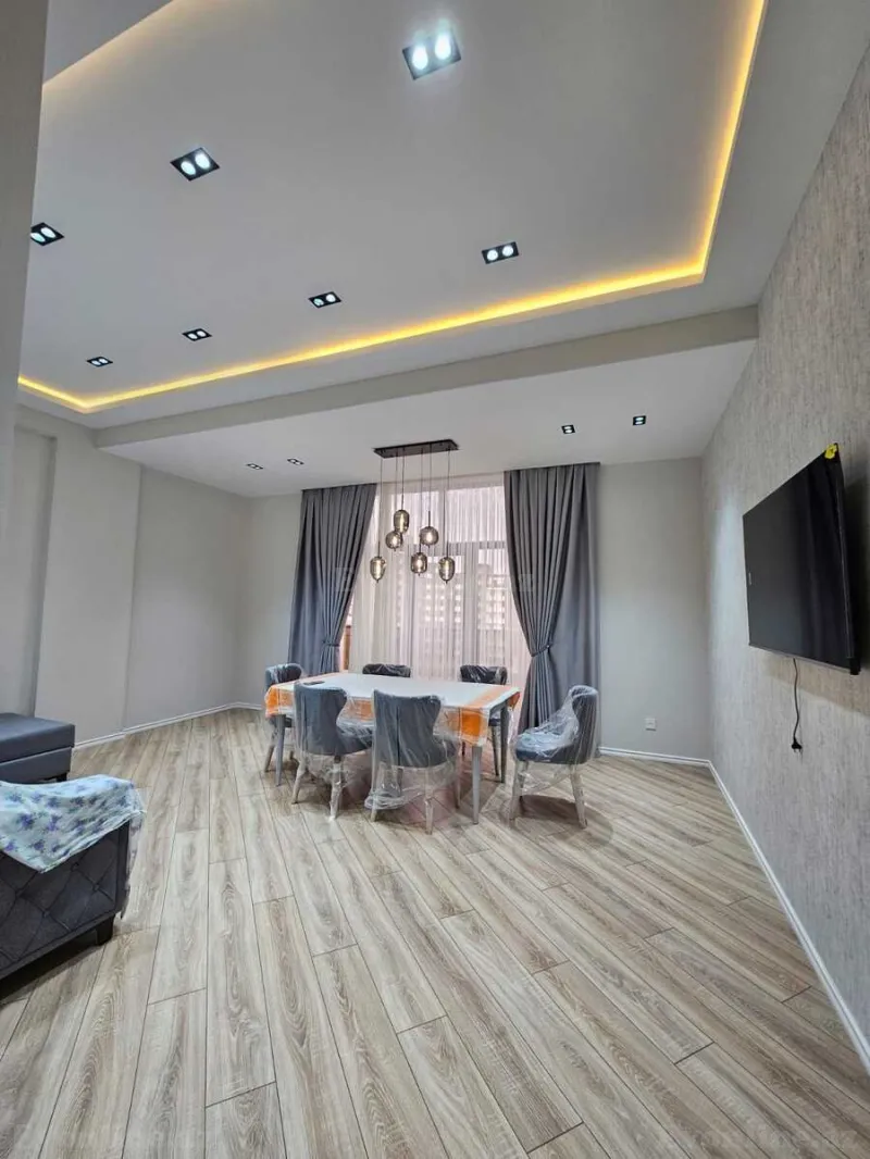 Kirayə verilir 3 otaqlı Mənzil Yeni tikili 138 m² 28 May m. - şəkil 2