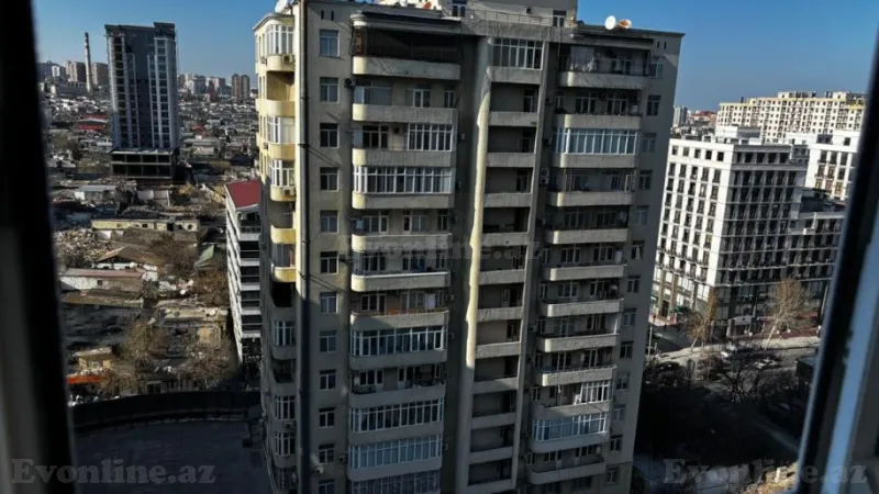 Satılır 3 otaqlı Mənzil Yeni tikili 135 m² 8 Noyabr m.