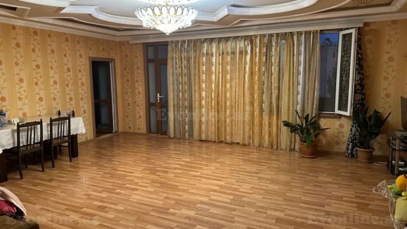 Satılır 3 otaqlı Mənzil Köhnə tikili 120 m² Əmircan