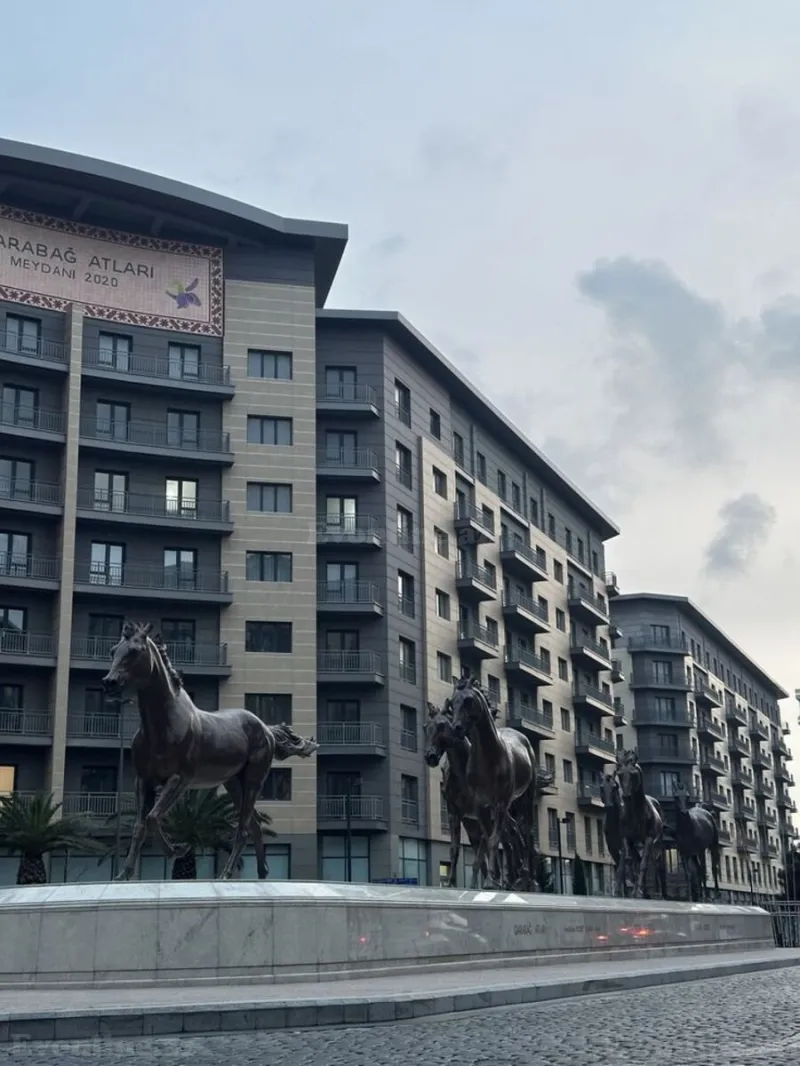 4 otaqlı Mənzil 133 m² Xətai r. Satılır