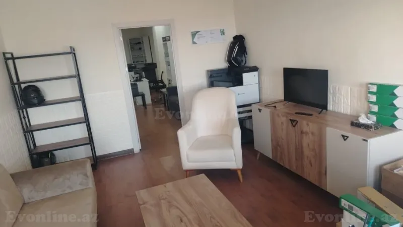 3 otaqlı Ofis 120 m² Xətai r. Kirayə verilir