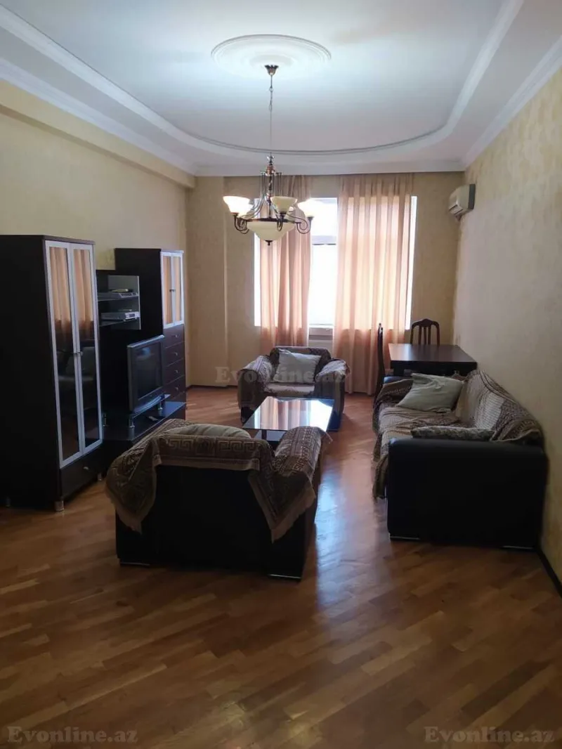 Kirayə verilir 2 otaqlı Mənzil Yeni tikili 100 m² Xətai m.