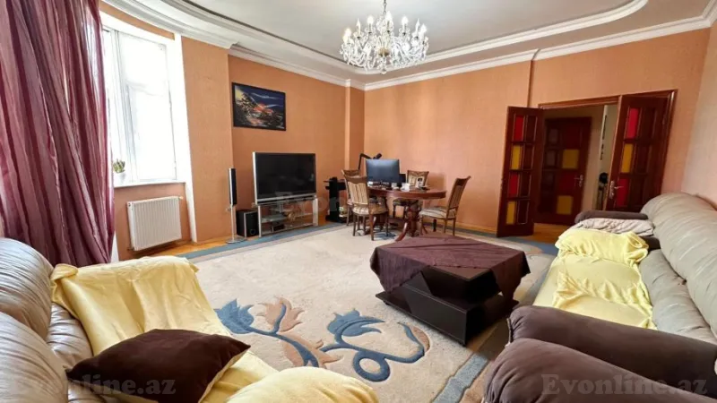 4 otaqlı Mənzil 170 m² 28 May m. Satılır