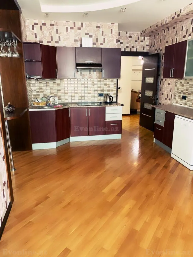 Kirayə verilir 3 otaqlı Mənzil Yeni tikili 191 m² Xətai m. - şəkil 9