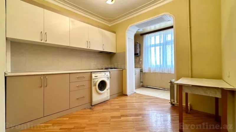 Kirayə verilir 3 otaqlı Mənzil Köhnə tikili 80 m² Neftçilər m. - şəkil 3