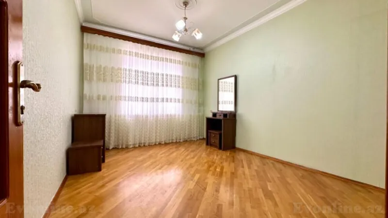 Kirayə verilir 3 otaqlı Mənzil Köhnə tikili 80 m² Neftçilər m. - şəkil 4