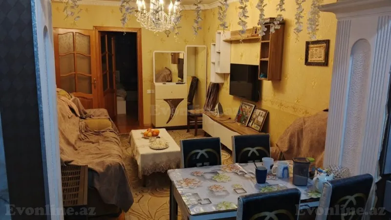 Satılır 4 otaqlı Mənzil Köhnə tikili 70 m² 8-ci kilometr