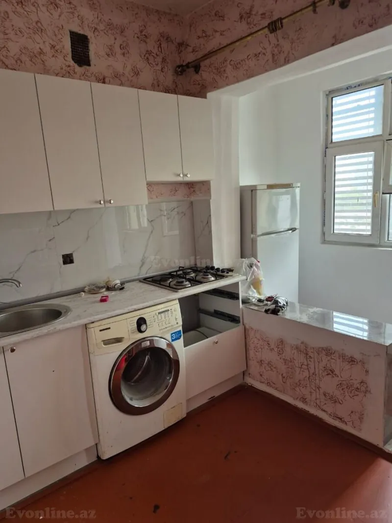 Satılır 2 otaqlı Mənzil Köhnə tikili 65 m² 8-ci mikrorayon - şəkil 7