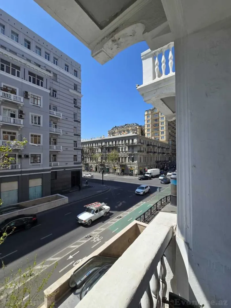 4 otaqlı Mənzil 103 m² Sahil m. Satılır