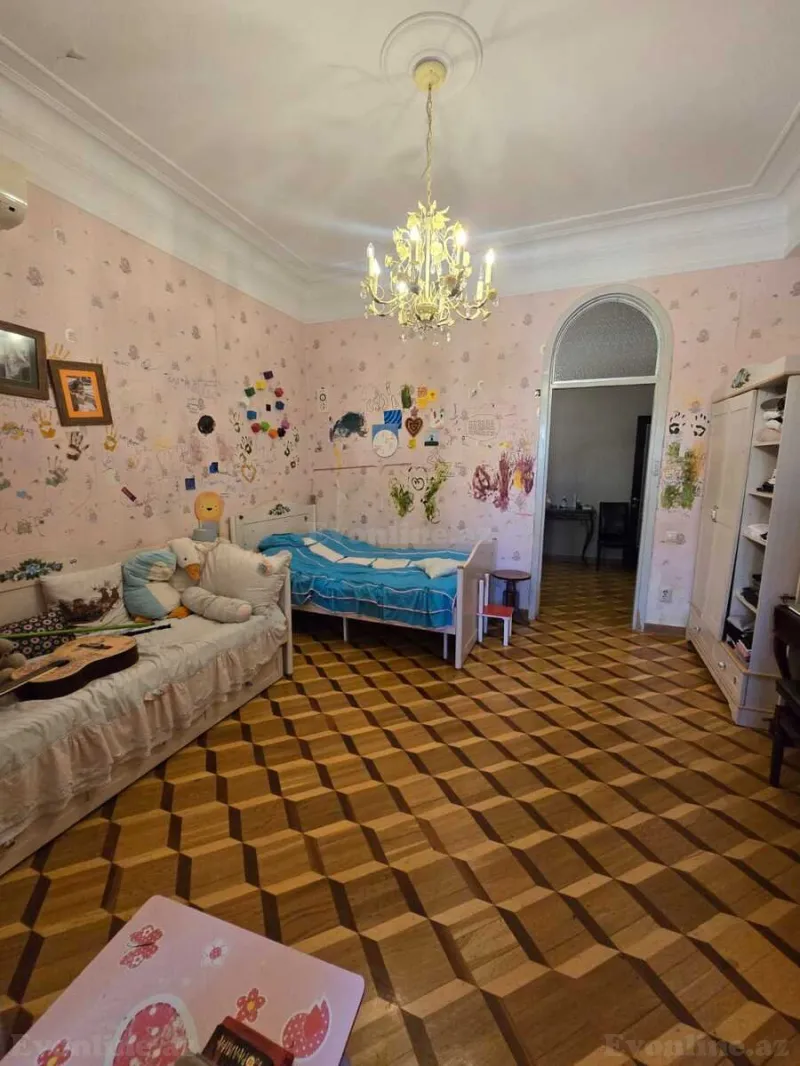 Satılır 4 otaqlı Mənzil Köhnə tikili 103 m² Sahil m. - şəkil 8