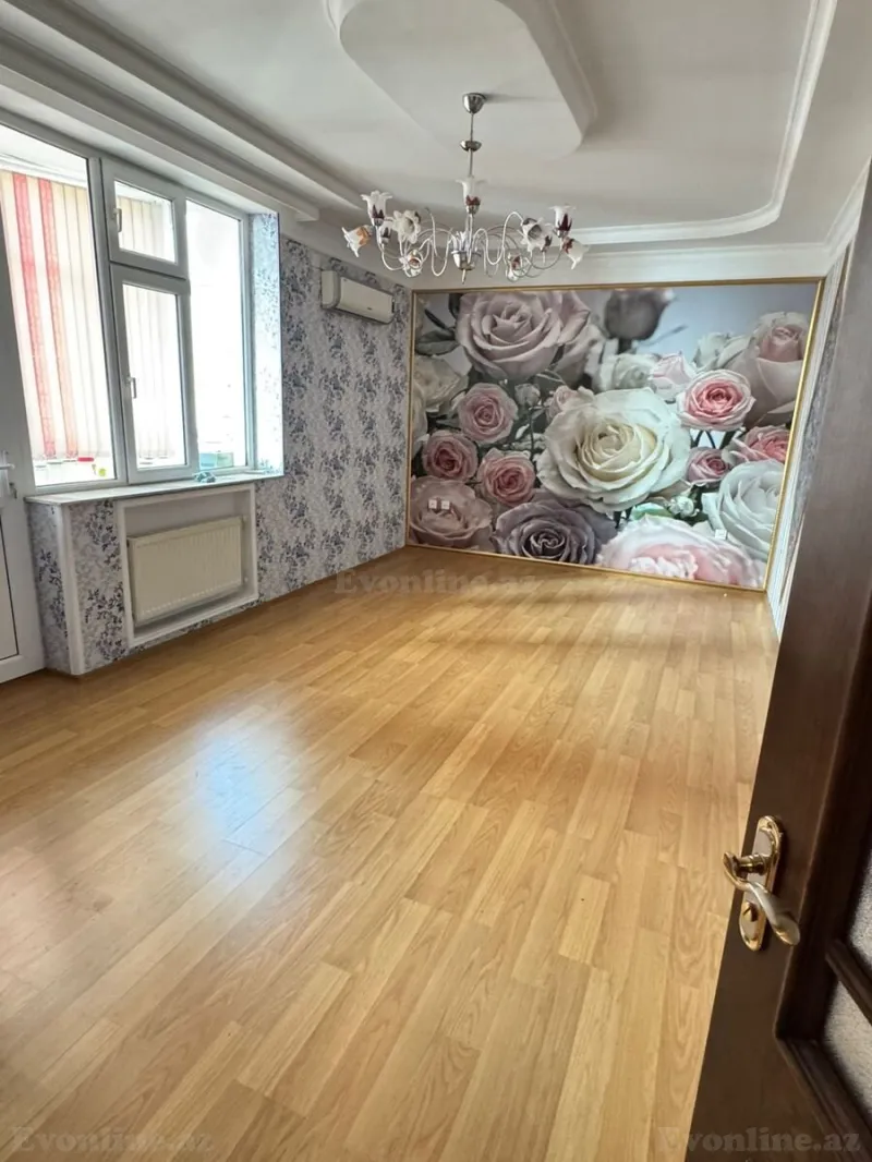 3 otaqlı Mənzil 121 m² 8-ci mikrorayon Satılır