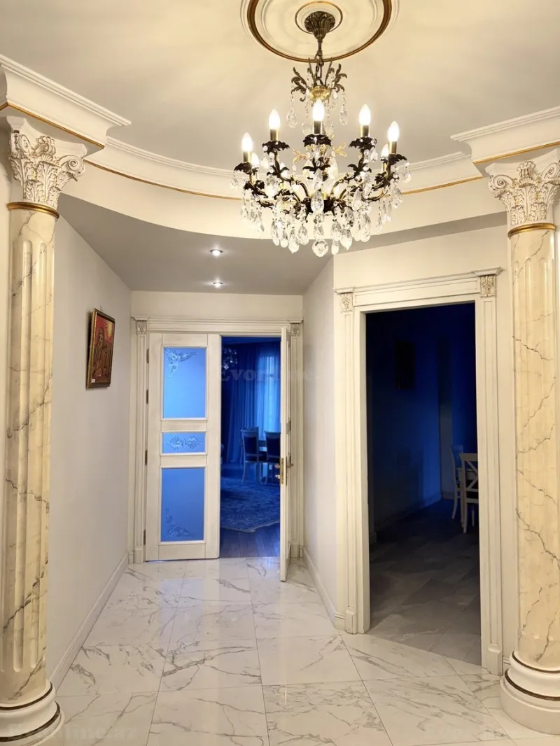 Kirayə verilir 4 otaqlı Mənzil Yeni tikili 210 m² Nizami m. - şəkil 6