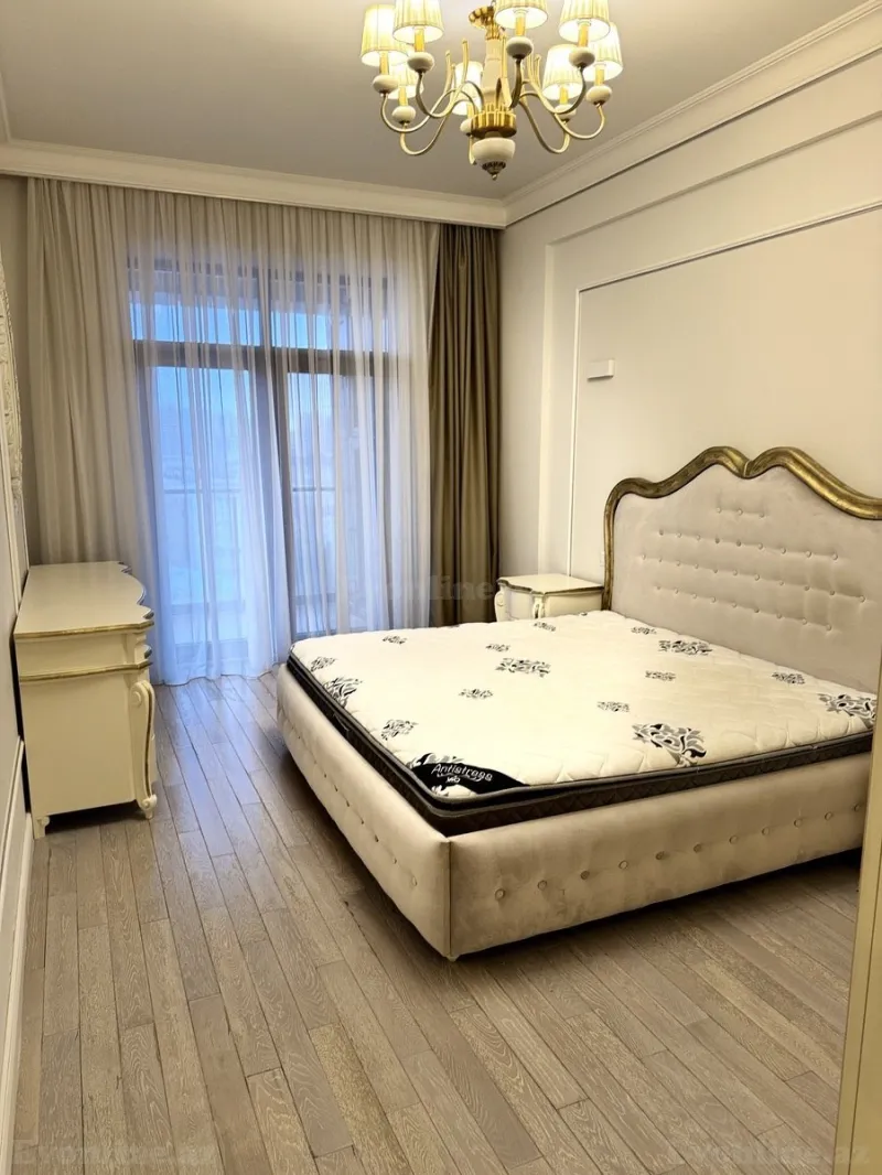 Kirayə verilir 4 otaqlı Mənzil Yeni tikili 210 m² Nizami m. - şəkil 12