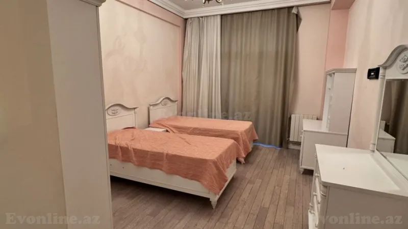 Kirayə verilir 4 otaqlı Mənzil Yeni tikili 210 m² Nizami m. - şəkil 18