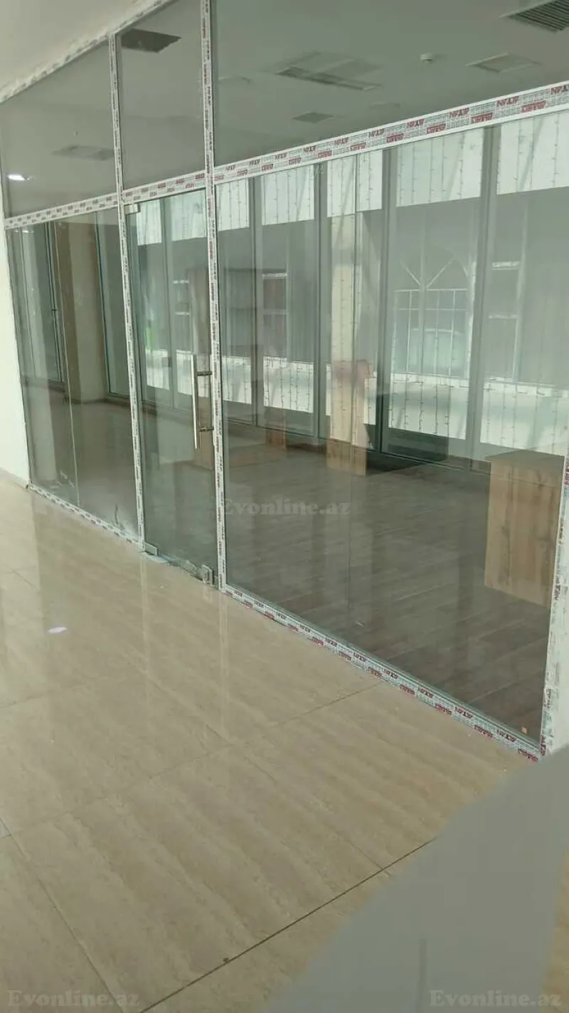 1 otaqlı Ofis 25 m² 28 May m. Kirayə verilir