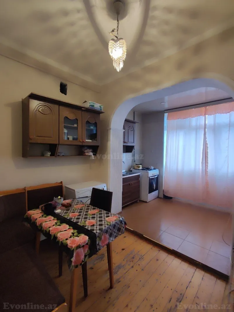 3 otaqlı Mənzil 110 m² 8-ci mikrorayon Kirayə verilir