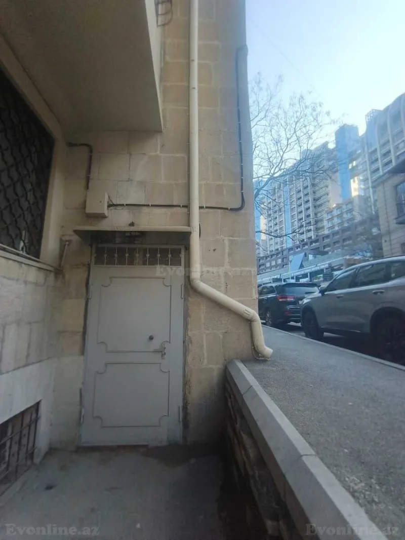 Satılır 2 otaqlı Mənzil Köhnə tikili 57 m² İçərişəhər m. - şəkil 3