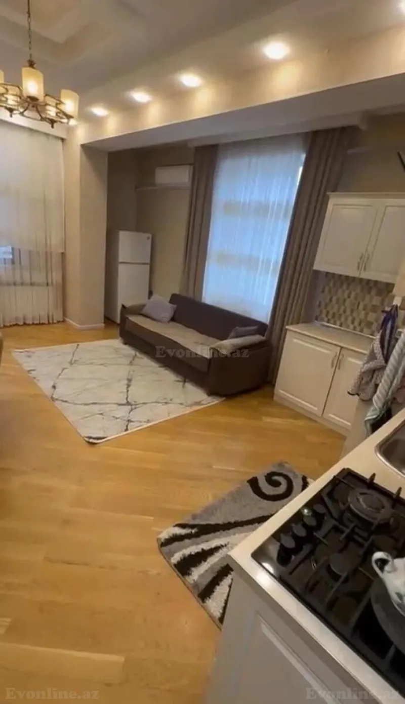 3 otaqlı Mənzil 72 m² İnşaatçılar m. Kirayə verilir