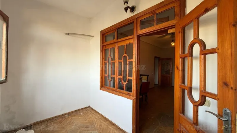 Satılır 2 otaqlı Mənzil Köhnə tikili 55 m² Yasamal - şəkil 3