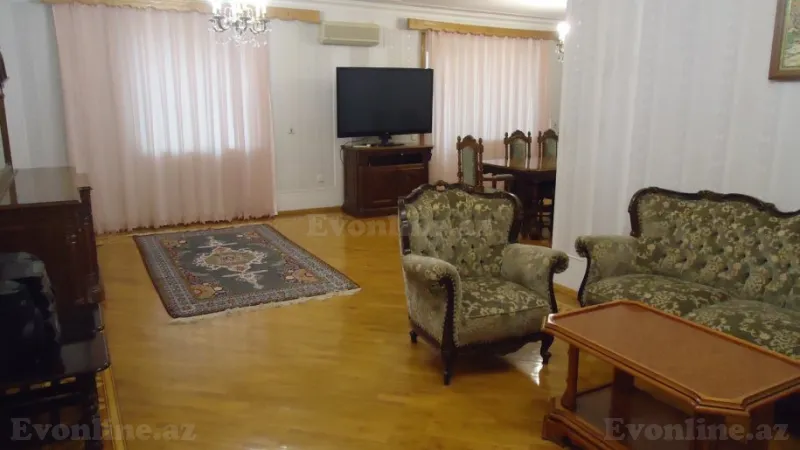 Kirayə verilir 6 otaqlı Mənzil Köhnə tikili 258 m² Xətai m.